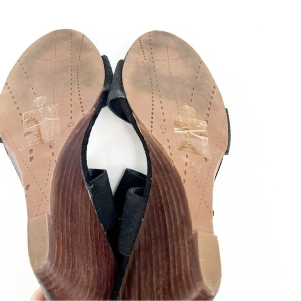 Dolce Vita Black Suede Wood Wedge Sandal Size 7.5